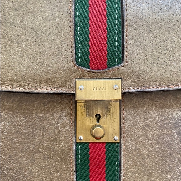 SOLD 1970s Vintage Gucci Portfolio Clutch Purse - Picture 3 of 14